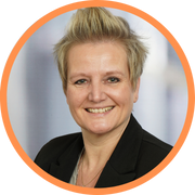 Stefanie Steiner ist Expertin für Bildungsberatung im Team von Inkonstellation