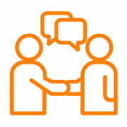 Zwei Personen im Coaching-Gespräch mit Sprechblasen